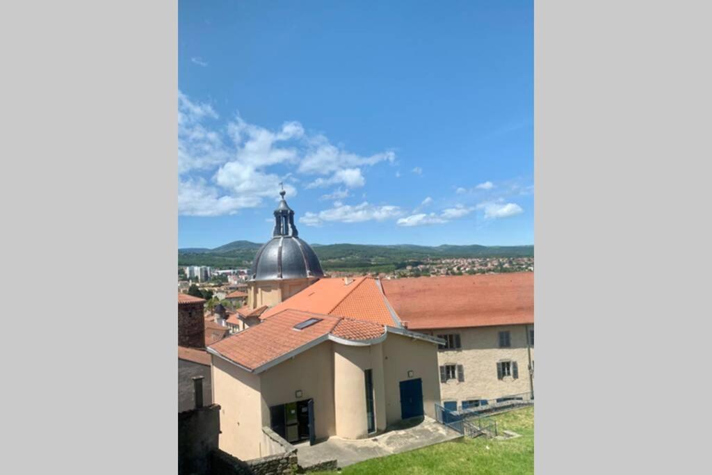 La Providence, Surplombant La Ville Montbrison Exterior photo